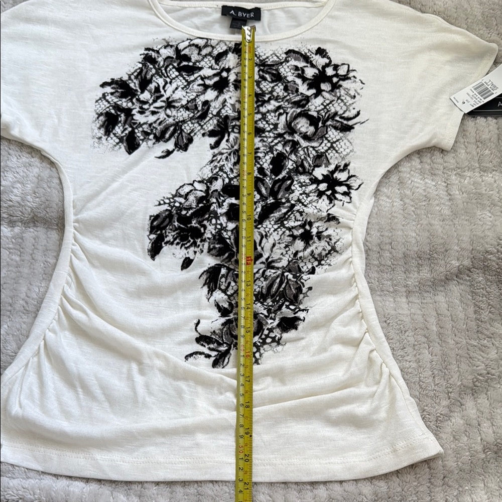 A. Byer Black and Off White Fitted Graphic Cap Sleeve Tee - Picture 10 of 12